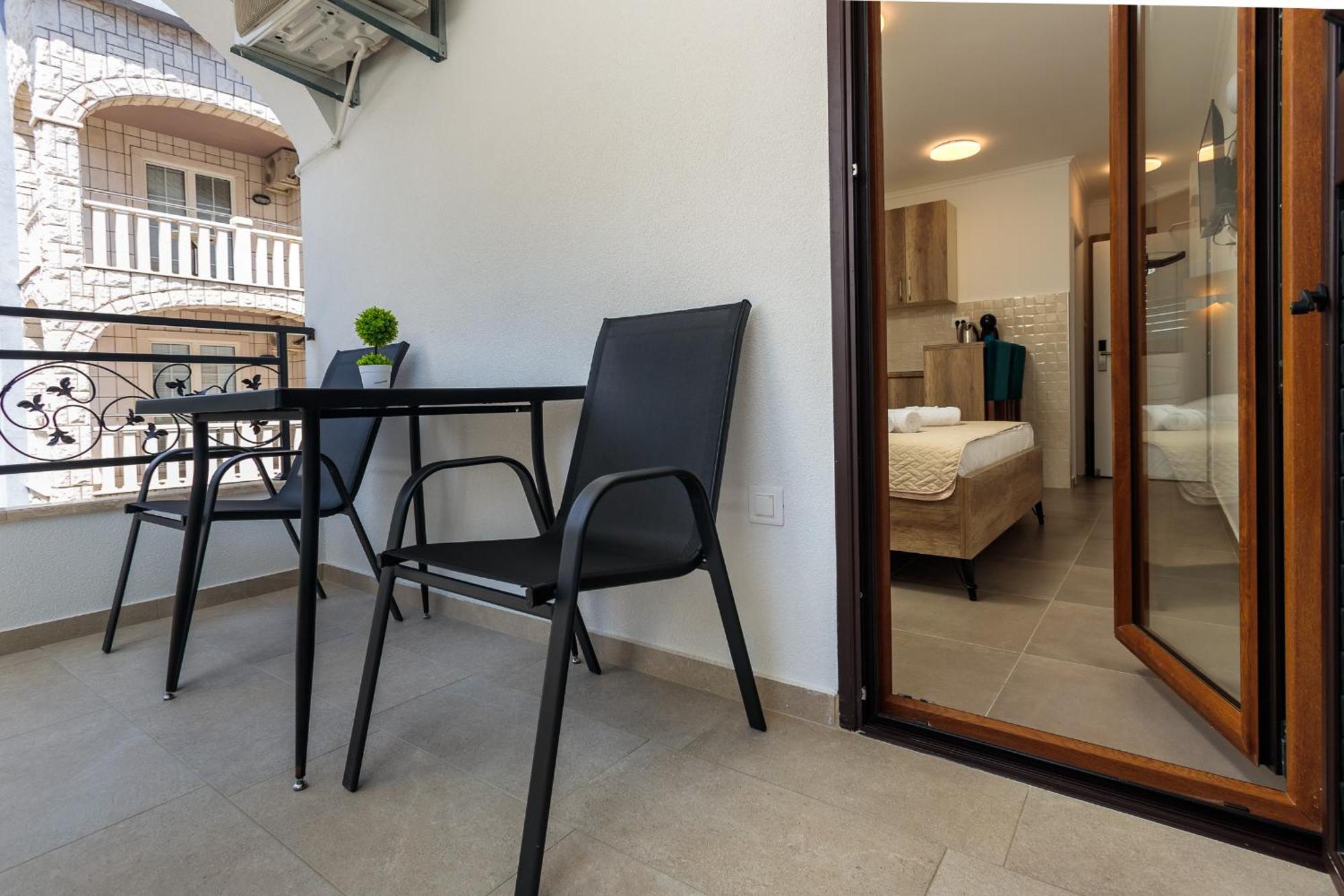 Apartments Mary บุดวา ภายนอก รูปภาพ